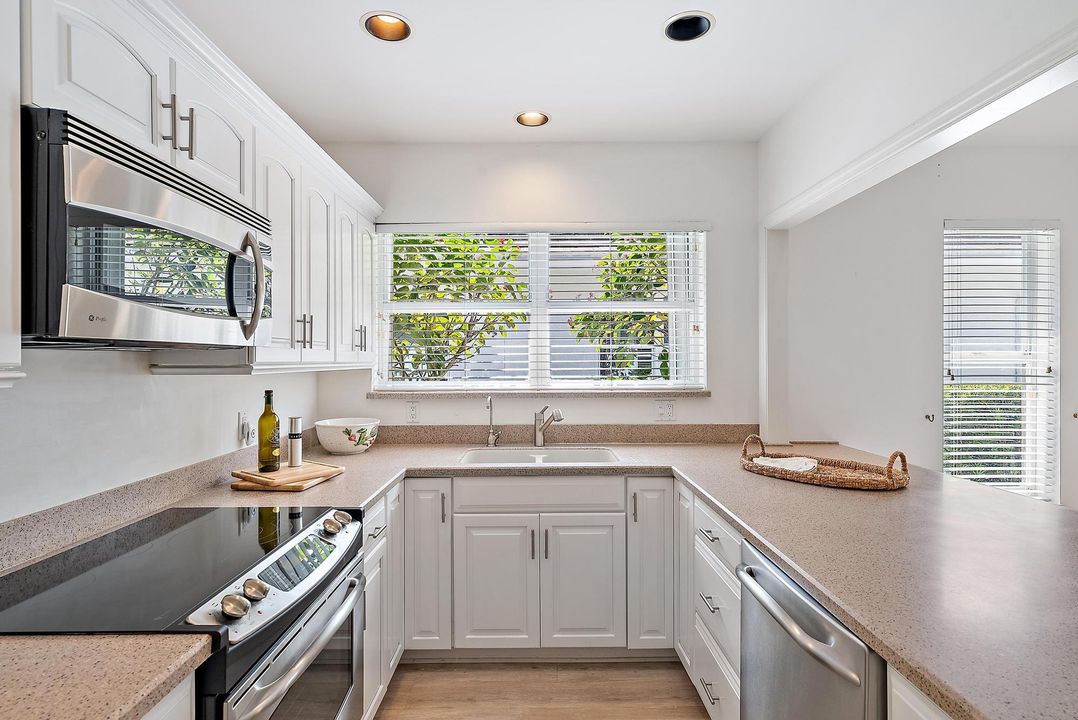 For Sale: $865,000 (3 beds, 3 baths, 2229 Square Feet)