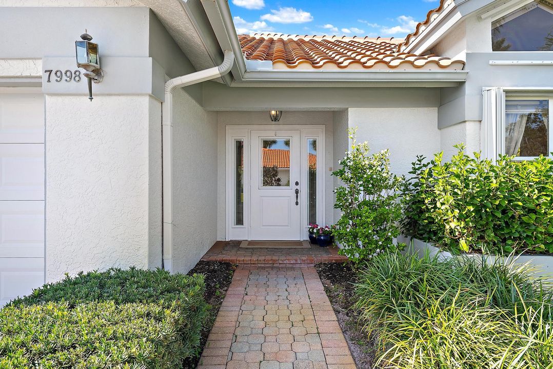 For Sale: $865,000 (3 beds, 3 baths, 2229 Square Feet)