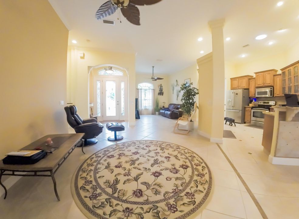 For Sale: $800,000 (3 beds, 3 baths, 2763 Square Feet)