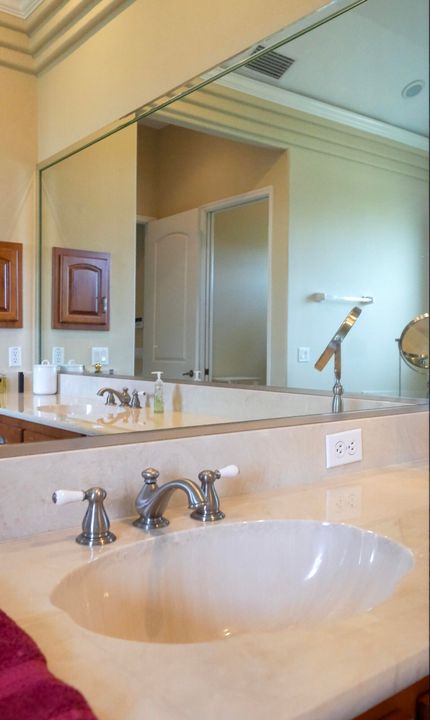 For Sale: $800,000 (3 beds, 3 baths, 2763 Square Feet)