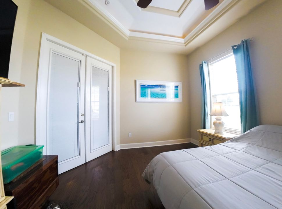 For Sale: $800,000 (3 beds, 3 baths, 2763 Square Feet)