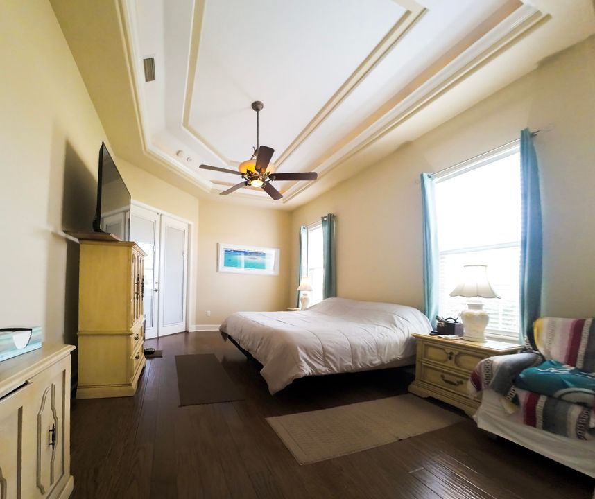 For Sale: $800,000 (3 beds, 3 baths, 2763 Square Feet)