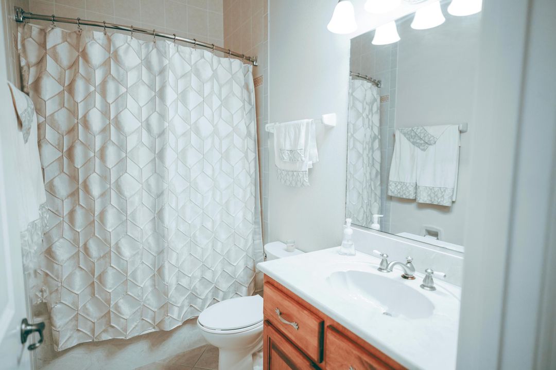 For Sale: $800,000 (3 beds, 3 baths, 2763 Square Feet)