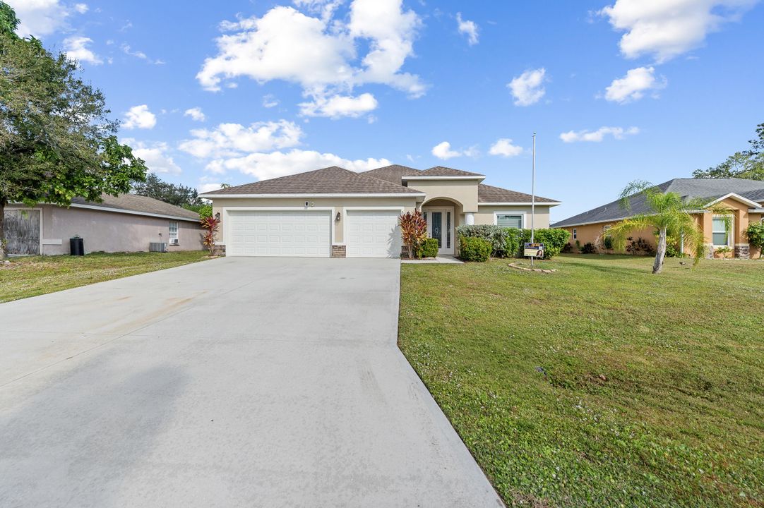 В аренду: $2,450 (4 спален, 3 ванн, 2129 Квадратных фут)