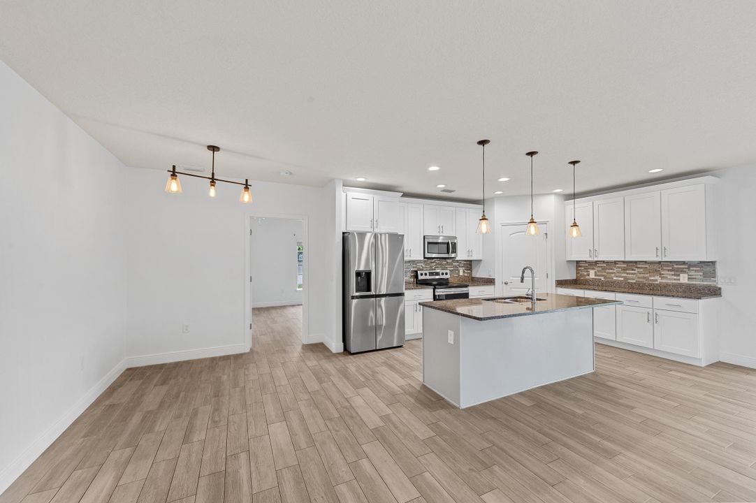 В аренду: $2,450 (4 спален, 3 ванн, 2129 Квадратных фут)