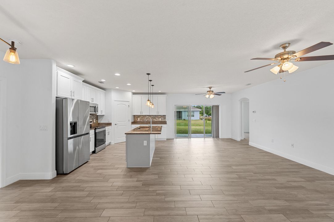 В аренду: $2,450 (4 спален, 3 ванн, 2129 Квадратных фут)