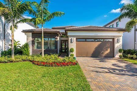 出租: $9,000 (4 贝兹, 3 浴室, 2318 平方英尺)