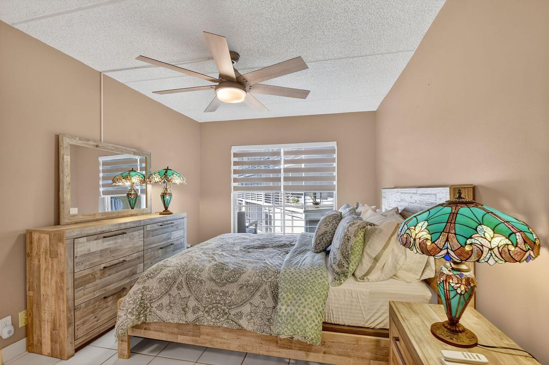 For Sale: $135,500 (2 beds, 1 baths, 874 Square Feet)