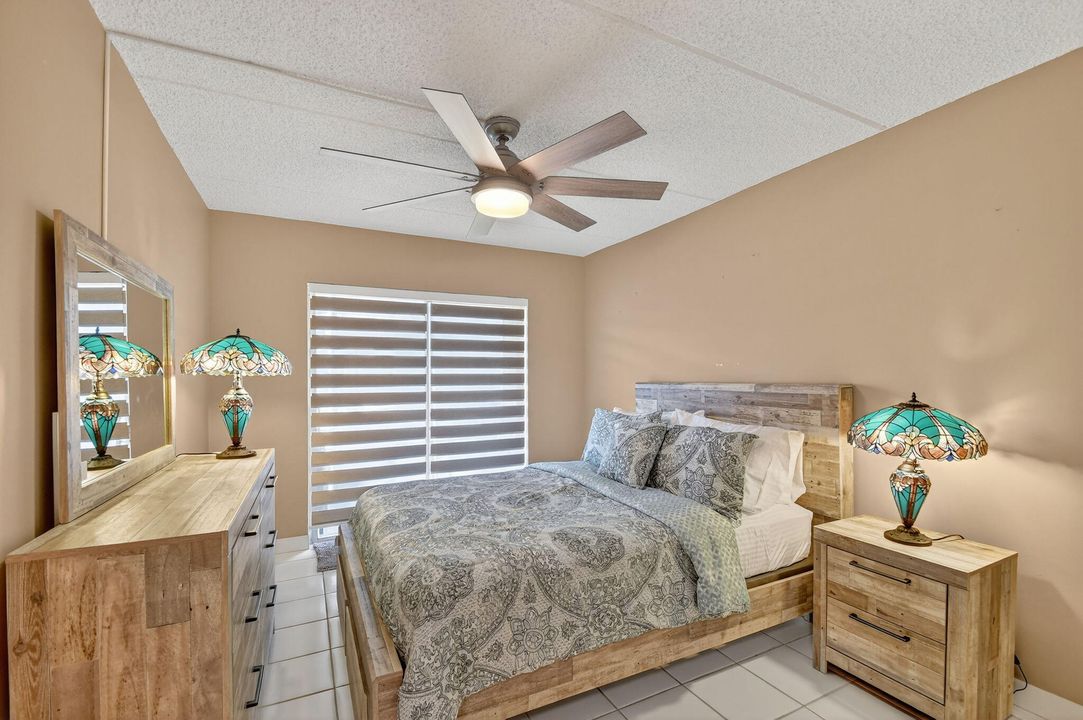 For Sale: $135,500 (2 beds, 1 baths, 874 Square Feet)