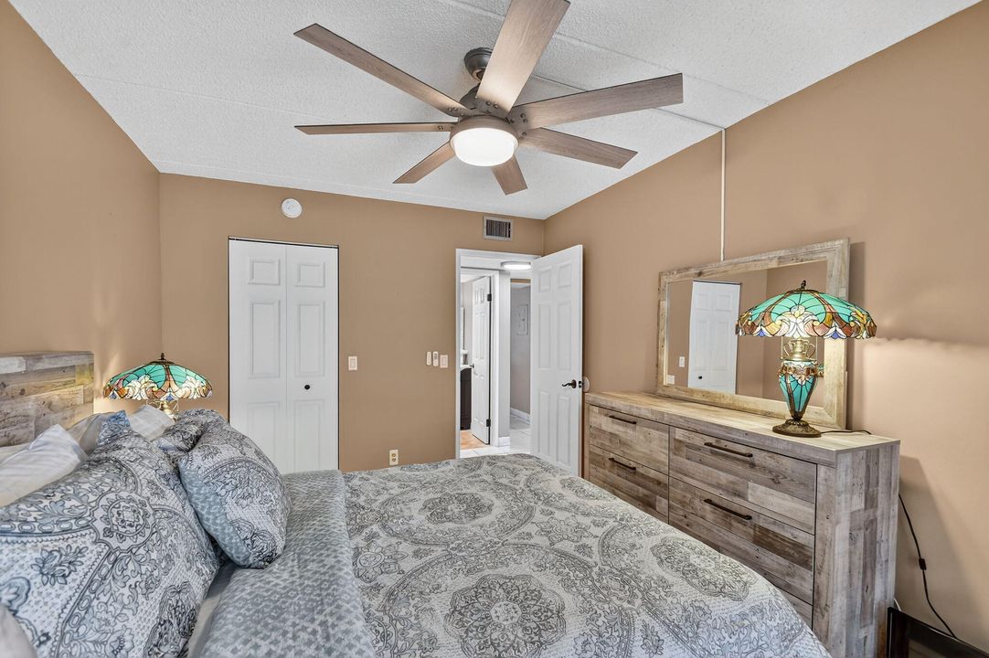 For Sale: $135,500 (2 beds, 1 baths, 874 Square Feet)