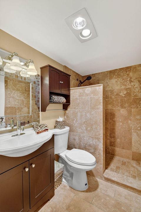 For Sale: $135,500 (2 beds, 1 baths, 874 Square Feet)