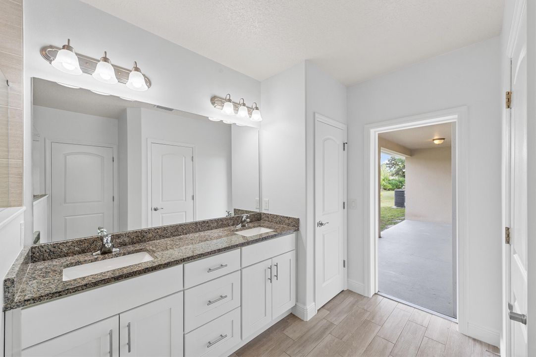 В аренду: $2,450 (4 спален, 3 ванн, 2129 Квадратных фут)