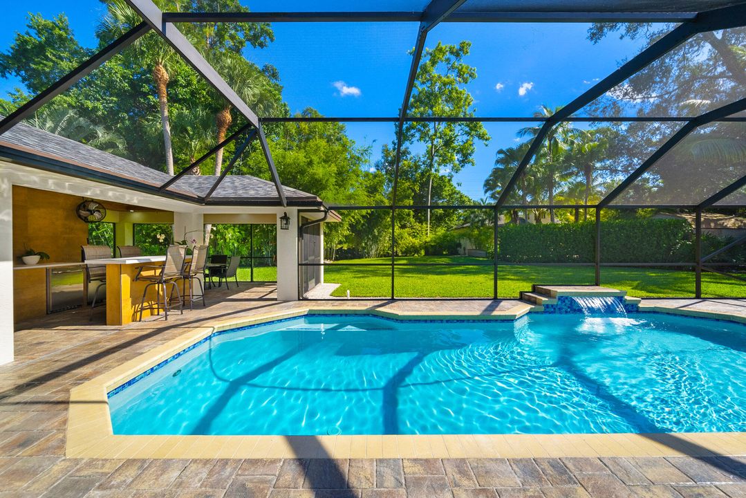 For Sale: $2,200,000 (6 beds, 5 baths, 3965 Square Feet)