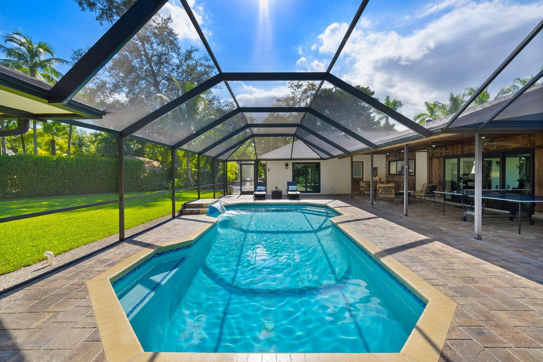 For Sale: $2,200,000 (6 beds, 5 baths, 3965 Square Feet)