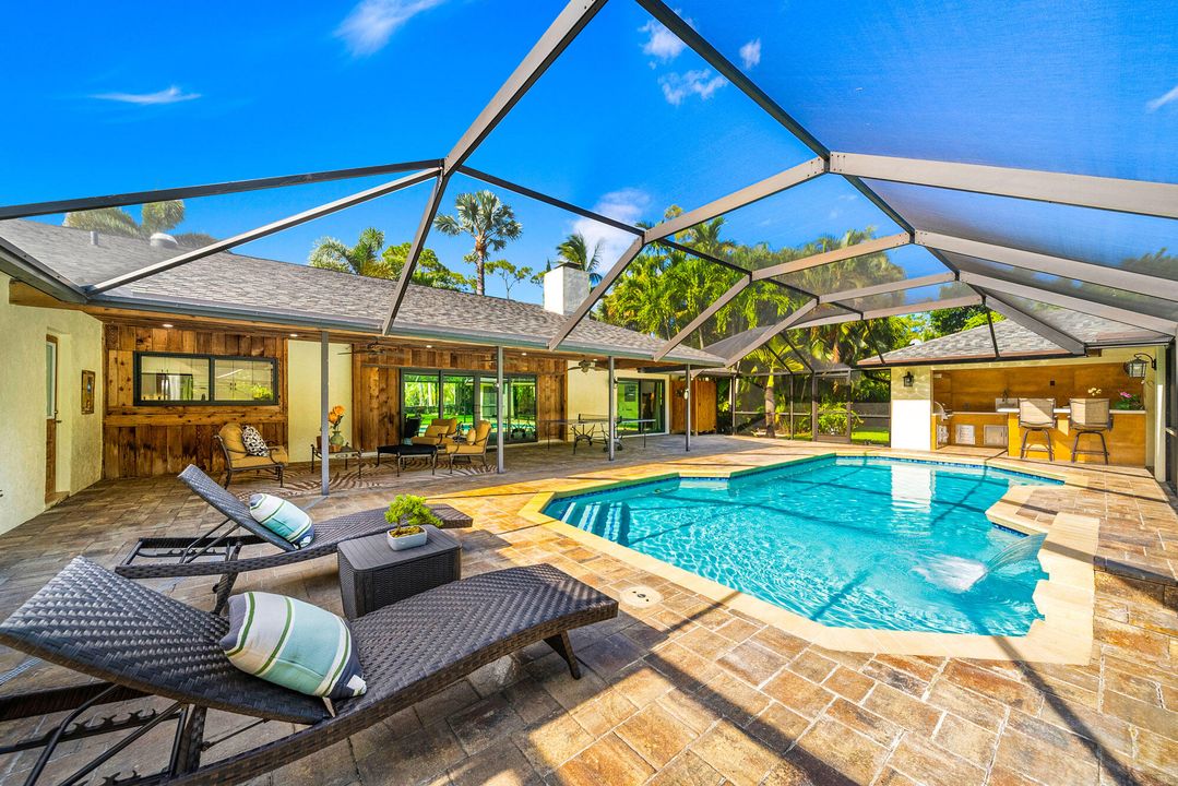 For Sale: $2,200,000 (6 beds, 5 baths, 3965 Square Feet)