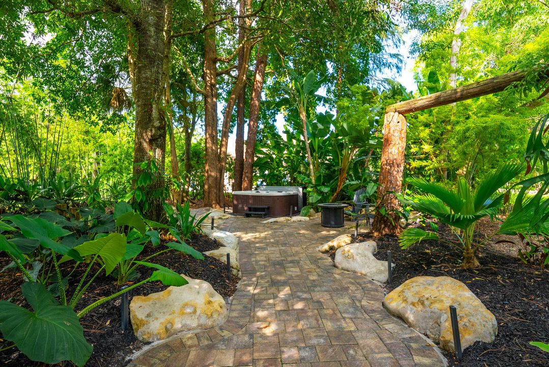 For Sale: $2,200,000 (6 beds, 5 baths, 3965 Square Feet)