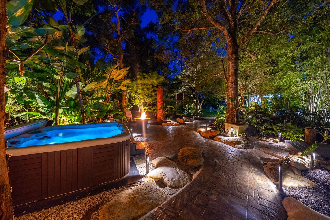 For Sale: $2,200,000 (6 beds, 5 baths, 3965 Square Feet)