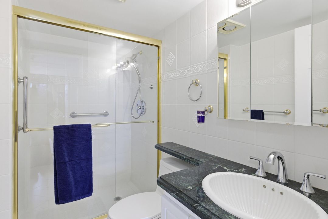 В аренду: $4,500 (2 спален, 2 ванн, 1031 Квадратных фут)