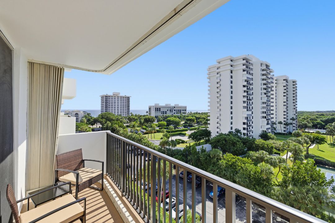 В аренду: $4,500 (2 спален, 2 ванн, 1031 Квадратных фут)