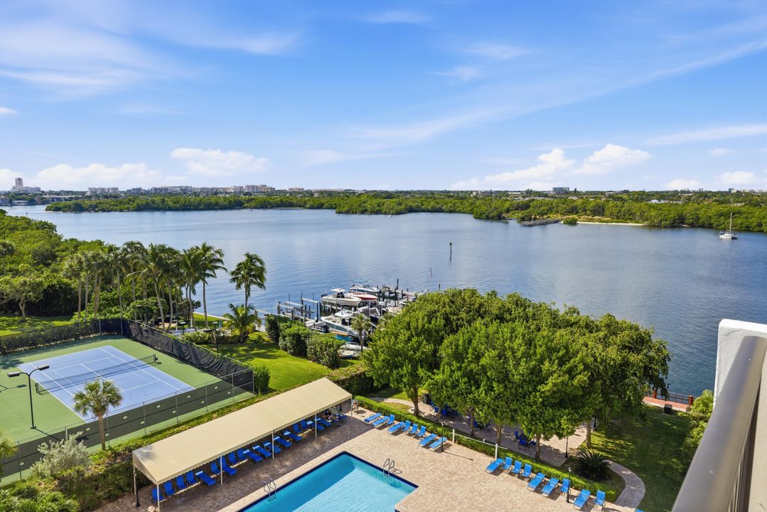 В аренду: $4,500 (2 спален, 2 ванн, 1031 Квадратных фут)