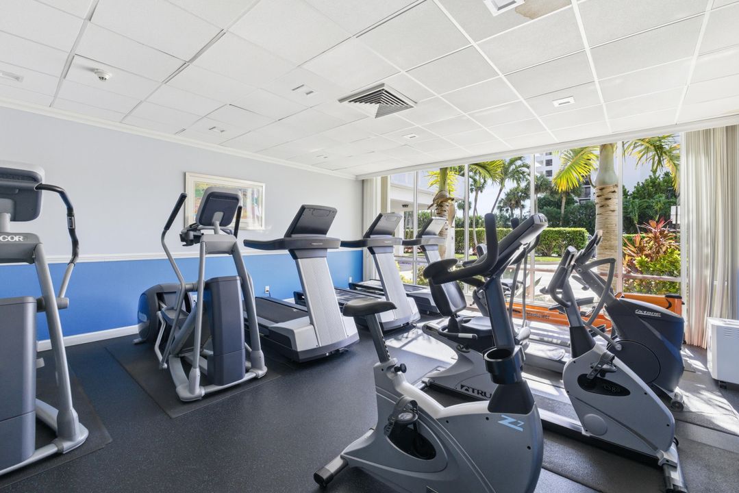 В аренду: $4,500 (2 спален, 2 ванн, 1031 Квадратных фут)