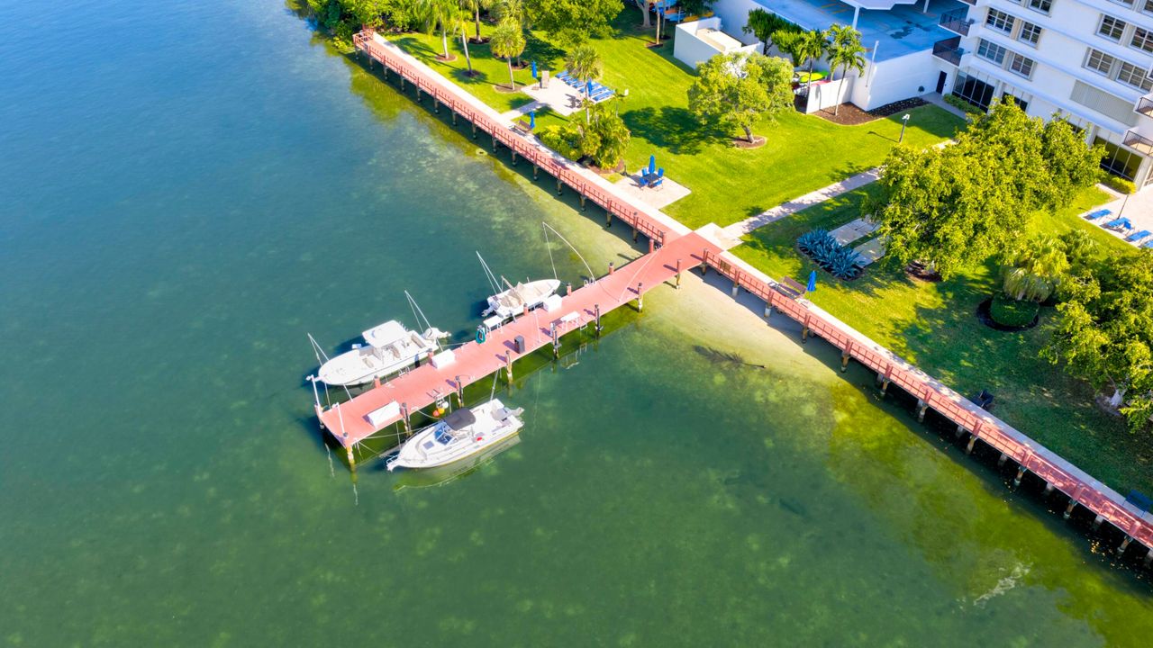 В аренду: $4,500 (2 спален, 2 ванн, 1031 Квадратных фут)