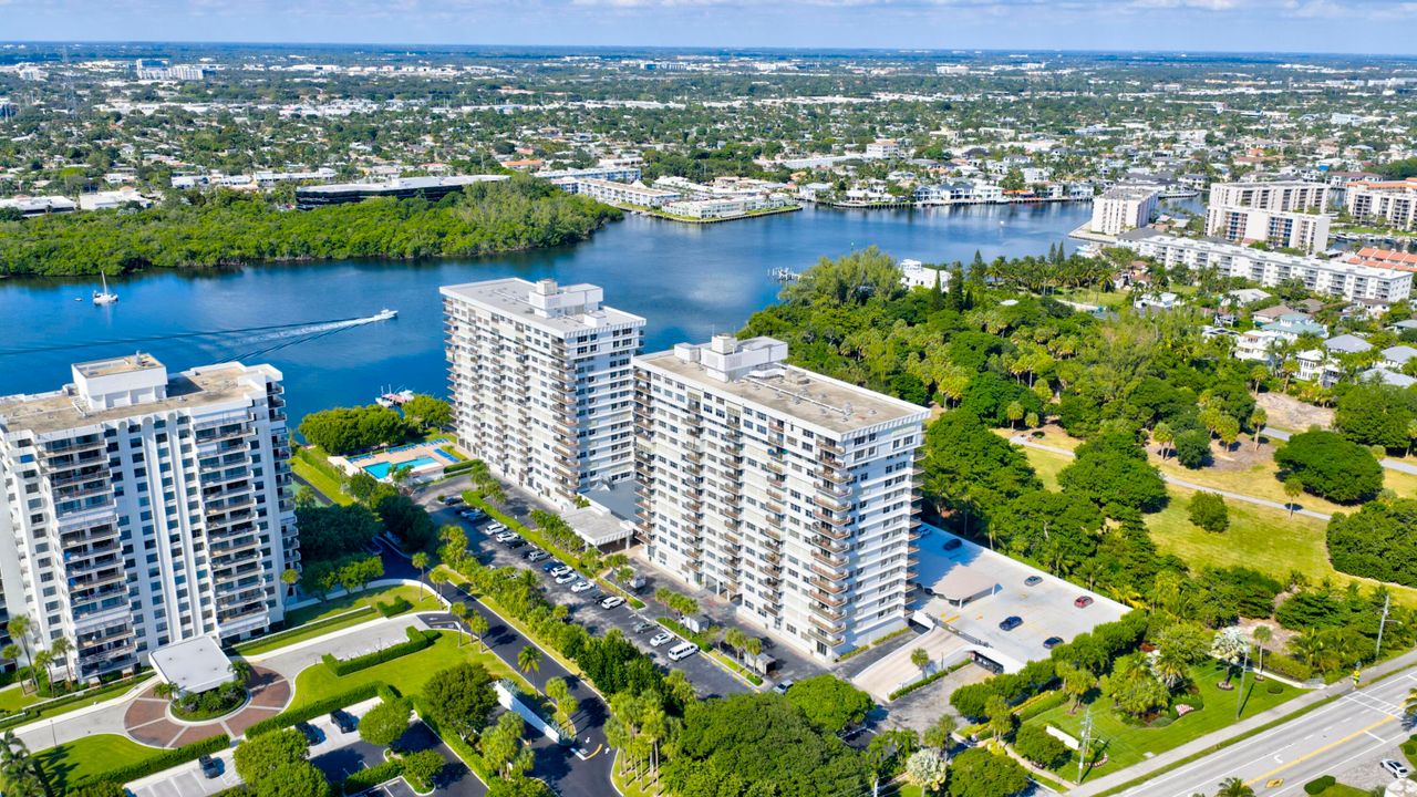 В аренду: $4,500 (2 спален, 2 ванн, 1031 Квадратных фут)