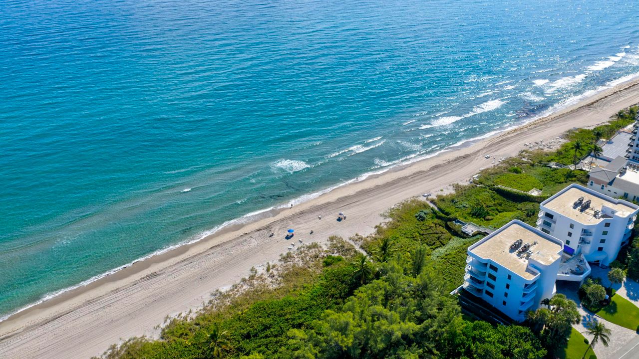 В аренду: $4,500 (2 спален, 2 ванн, 1031 Квадратных фут)