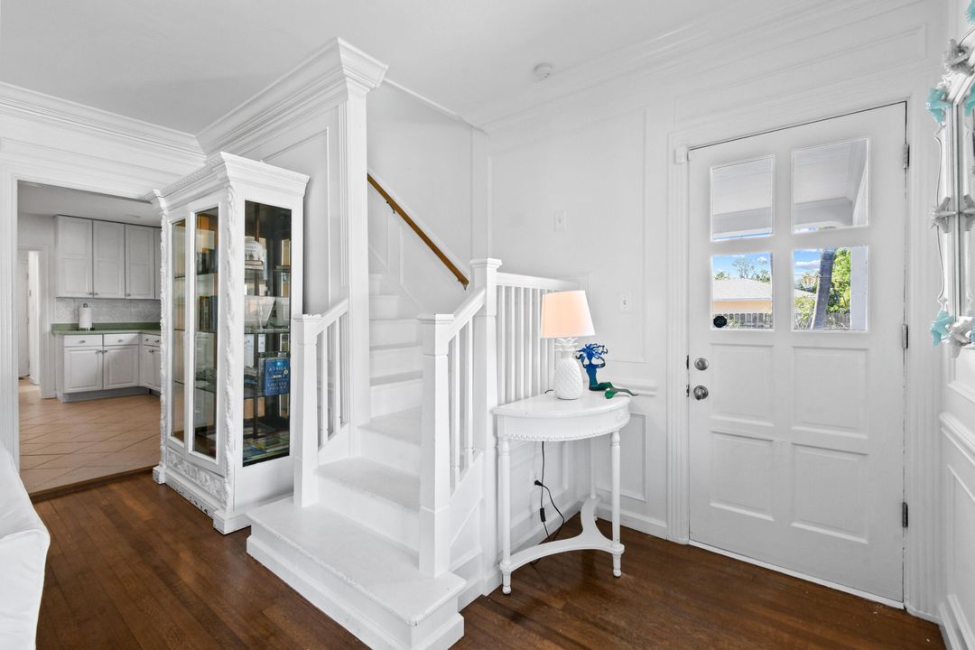 For Sale: $979,000 (6 beds, 5 baths, 3120 Square Feet)