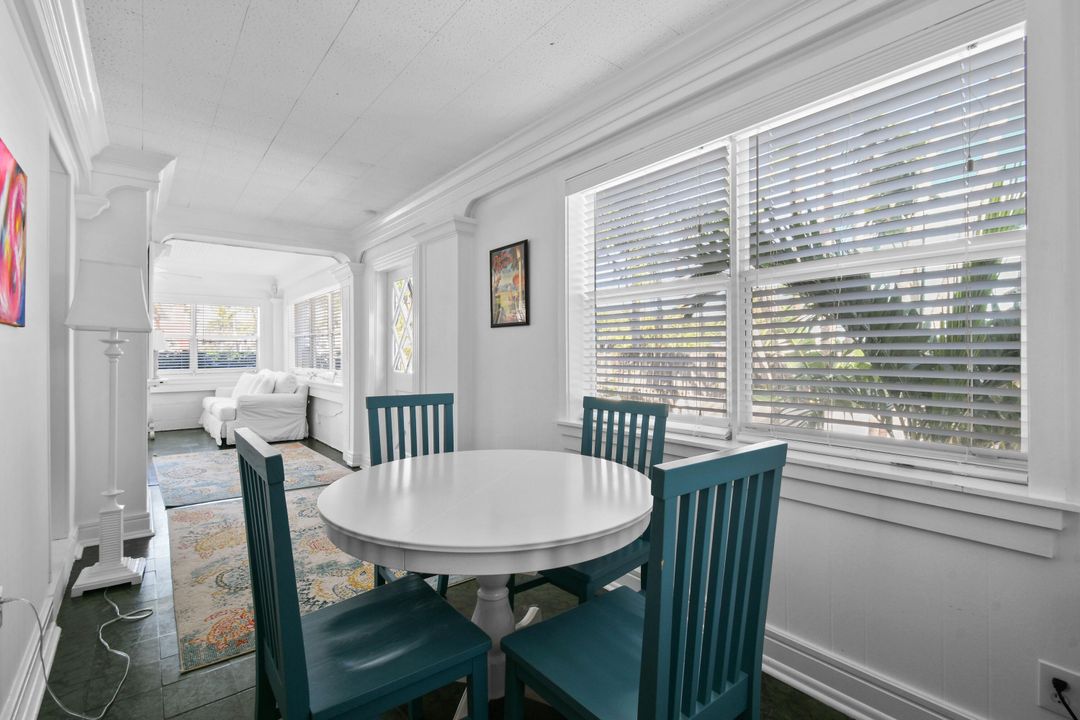 For Sale: $979,000 (6 beds, 5 baths, 3120 Square Feet)