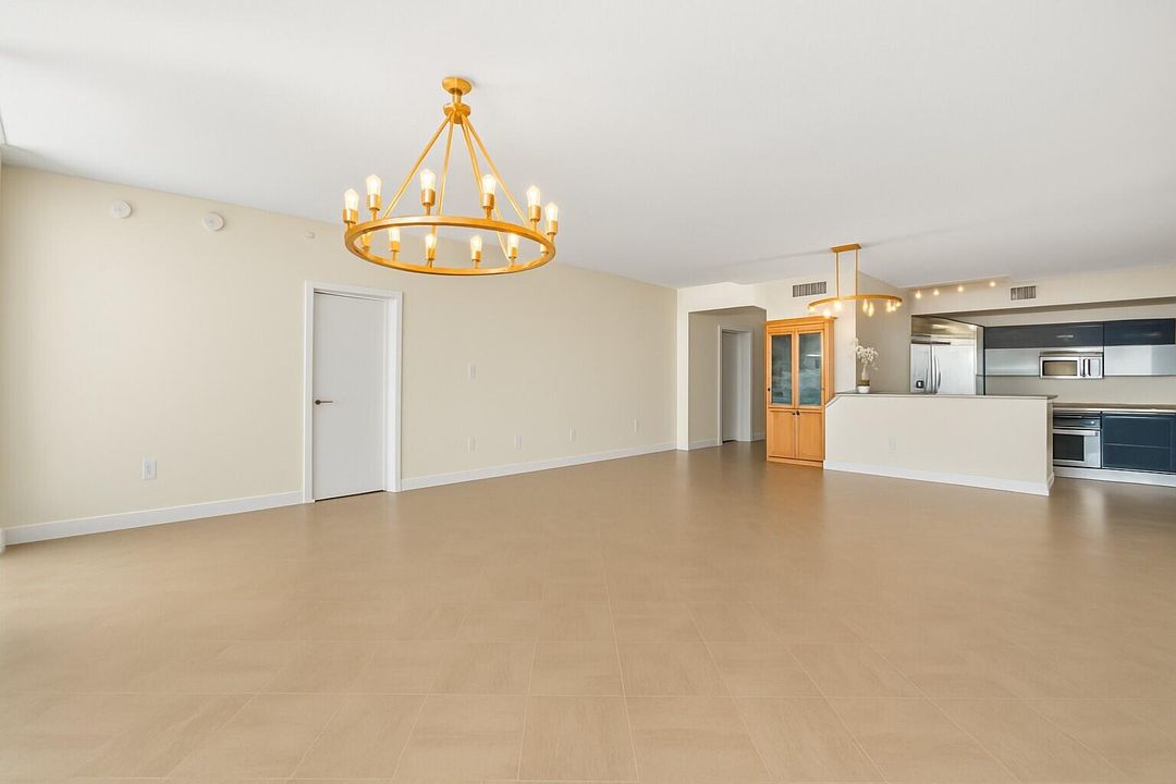 На продажу: $999,000 (2 спален, 2 ванн, 1721 Квадратных фут)