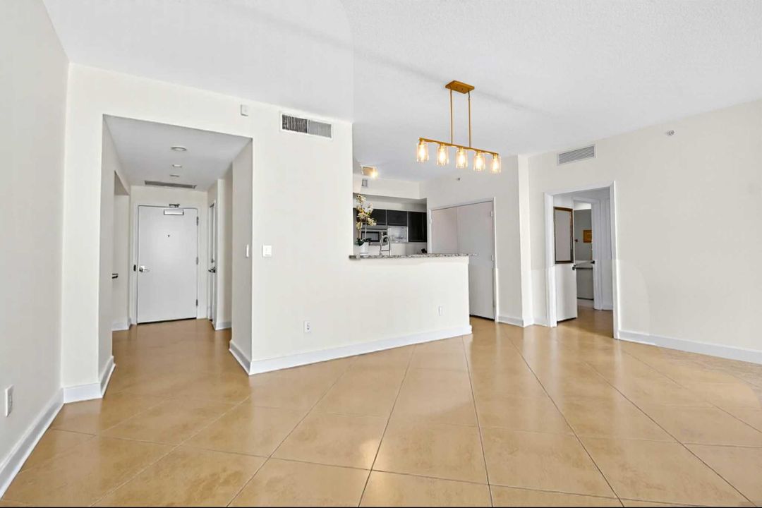 На продажу: $999,000 (2 спален, 2 ванн, 1721 Квадратных фут)