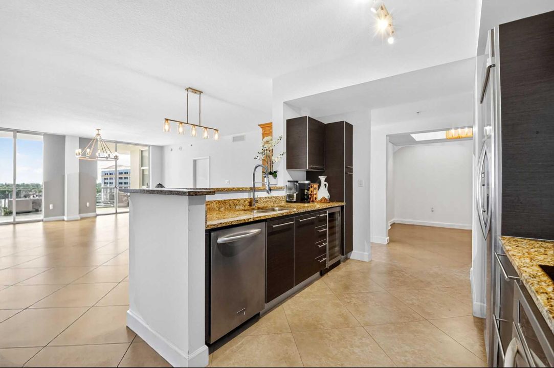 На продажу: $999,000 (2 спален, 2 ванн, 1721 Квадратных фут)