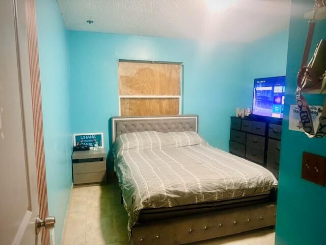 For Sale: $260,000 (2 beds, 2 baths, 938 Square Feet)