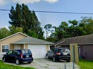 For Sale: $260,000 (2 beds, 2 baths, 938 Square Feet)