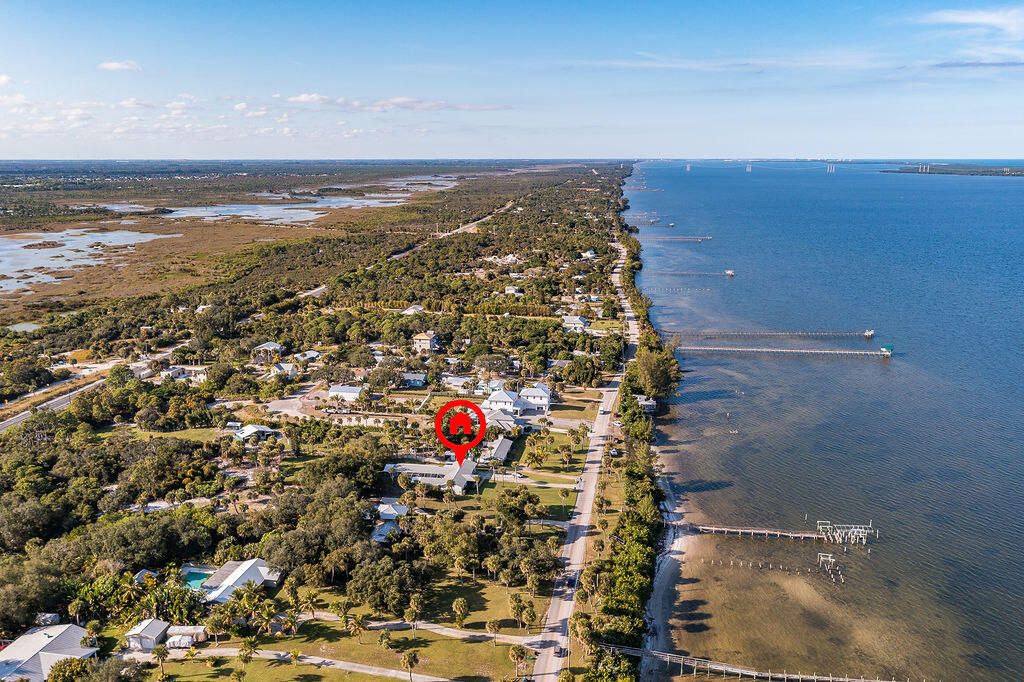 For Sale: $1,699,000 (5 beds, 4 baths, 2935 Square Feet)