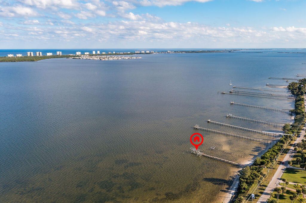 For Sale: $1,699,000 (5 beds, 4 baths, 2935 Square Feet)