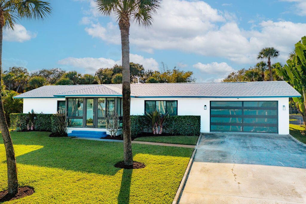 For Sale: $1,699,000 (5 beds, 4 baths, 2935 Square Feet)