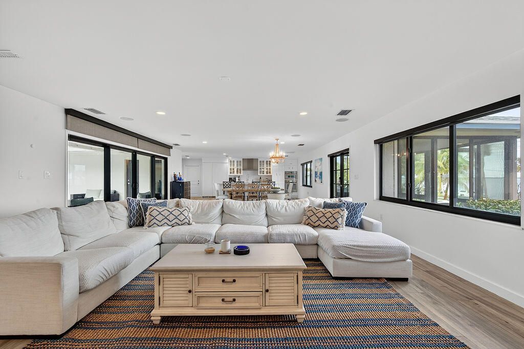 For Sale: $1,699,000 (5 beds, 4 baths, 2935 Square Feet)