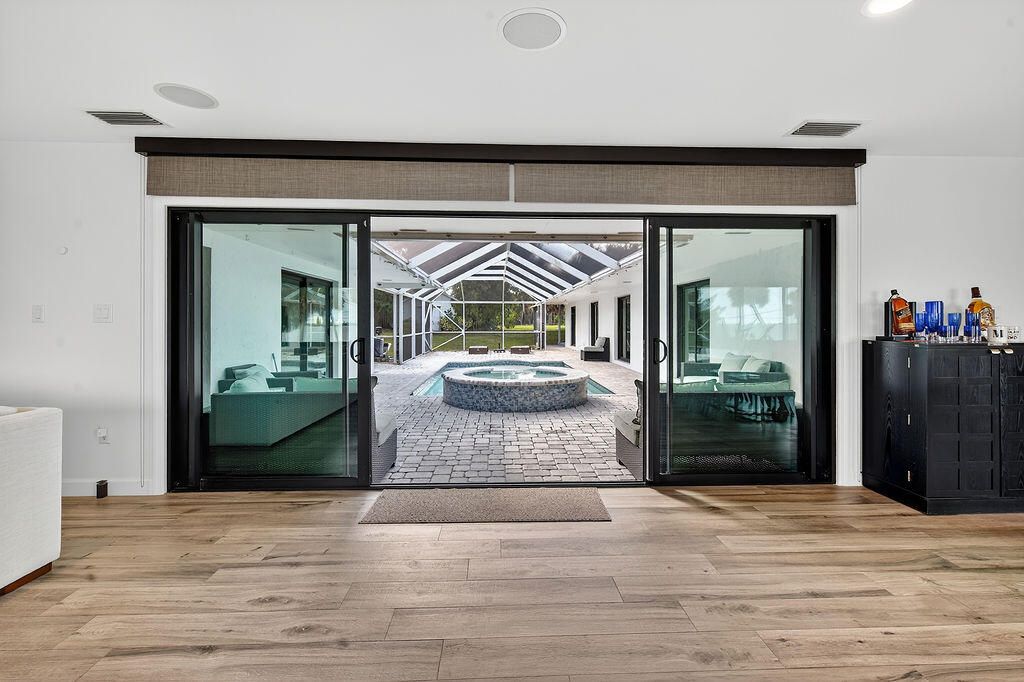 For Sale: $1,699,000 (5 beds, 4 baths, 2935 Square Feet)