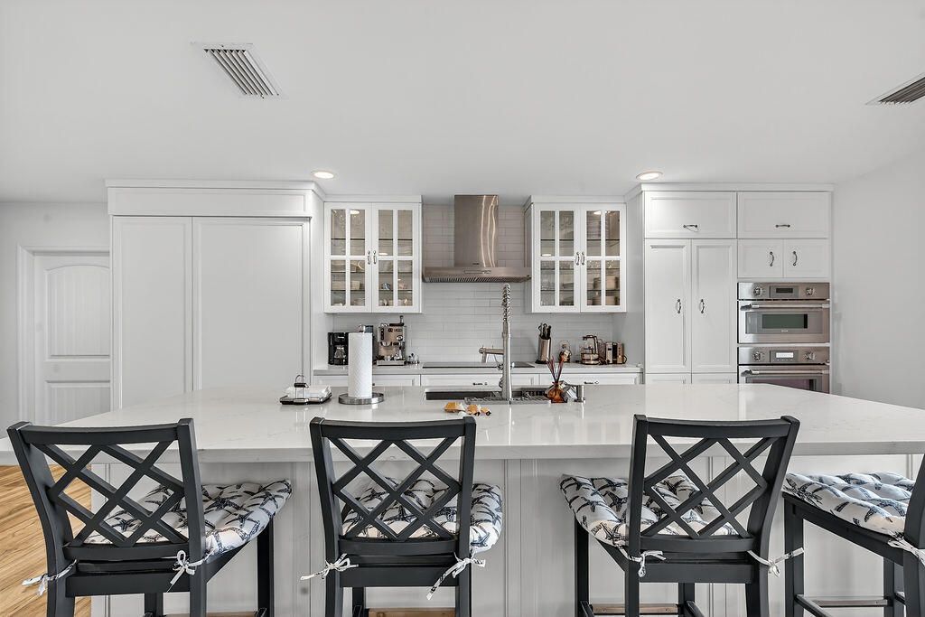 For Sale: $1,699,000 (5 beds, 4 baths, 2935 Square Feet)