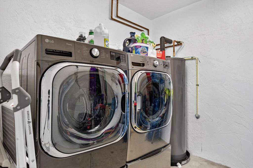 For Sale: $1,699,000 (5 beds, 4 baths, 2935 Square Feet)