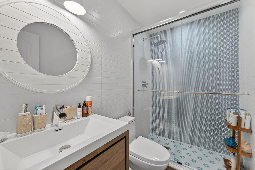 For Sale: $1,699,000 (5 beds, 4 baths, 2935 Square Feet)