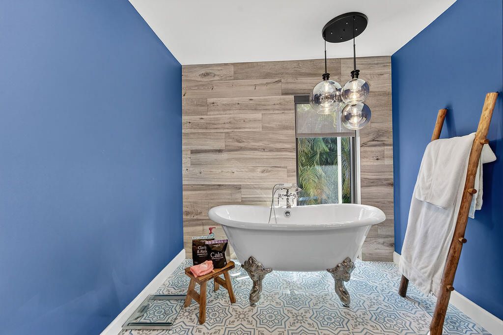 For Sale: $1,699,000 (5 beds, 4 baths, 2935 Square Feet)