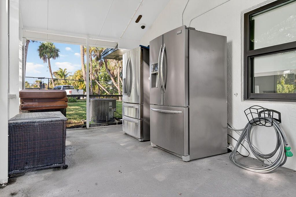 For Sale: $1,699,000 (5 beds, 4 baths, 2935 Square Feet)