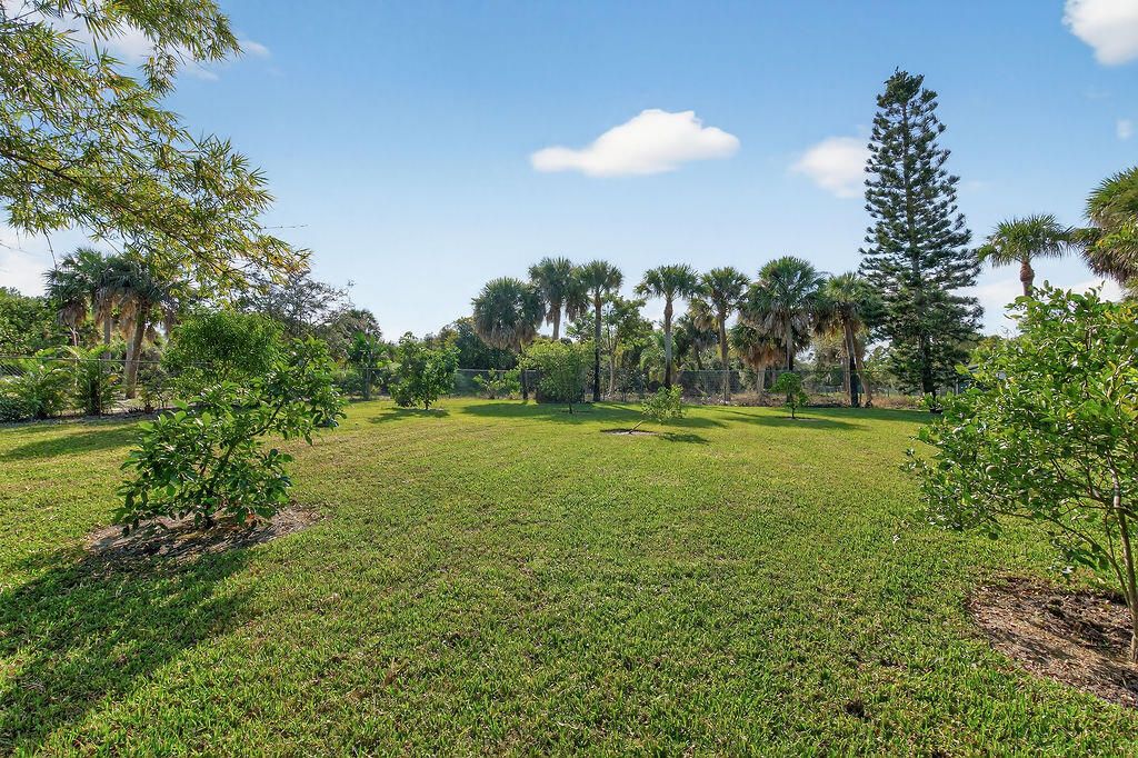 For Sale: $1,699,000 (5 beds, 4 baths, 2935 Square Feet)