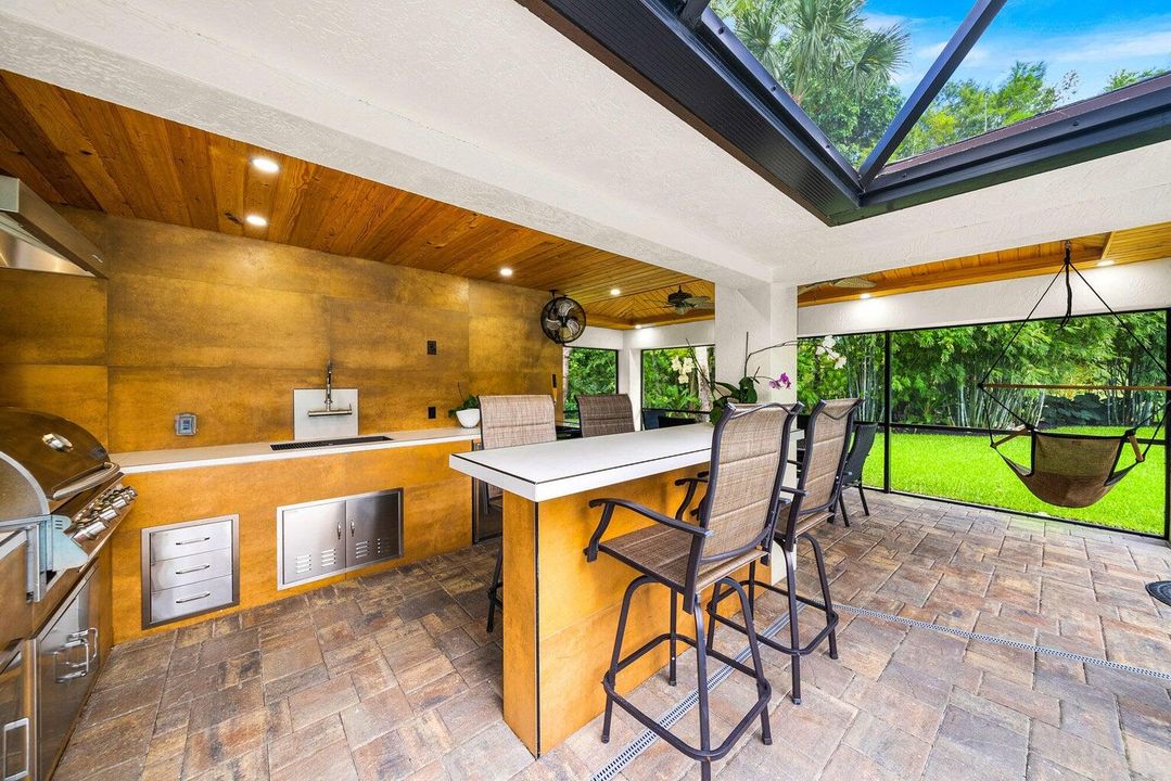 For Sale: $2,200,000 (6 beds, 5 baths, 3965 Square Feet)