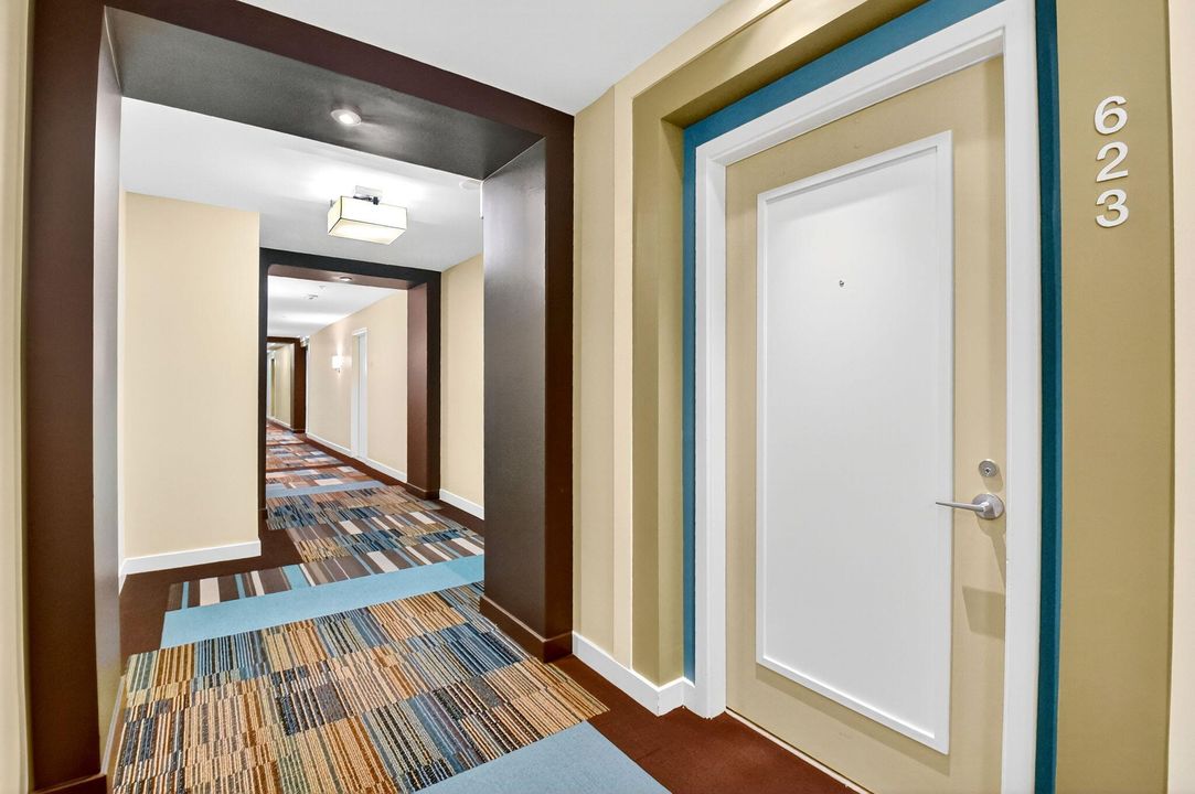 На продажу: $999,000 (2 спален, 2 ванн, 1721 Квадратных фут)