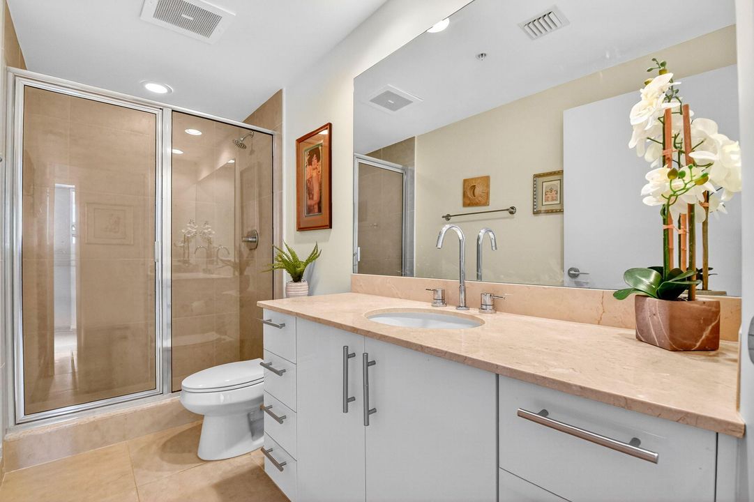 На продажу: $999,000 (2 спален, 2 ванн, 1721 Квадратных фут)