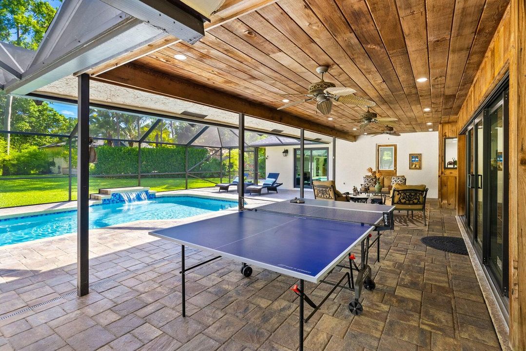 For Sale: $2,200,000 (6 beds, 5 baths, 3965 Square Feet)